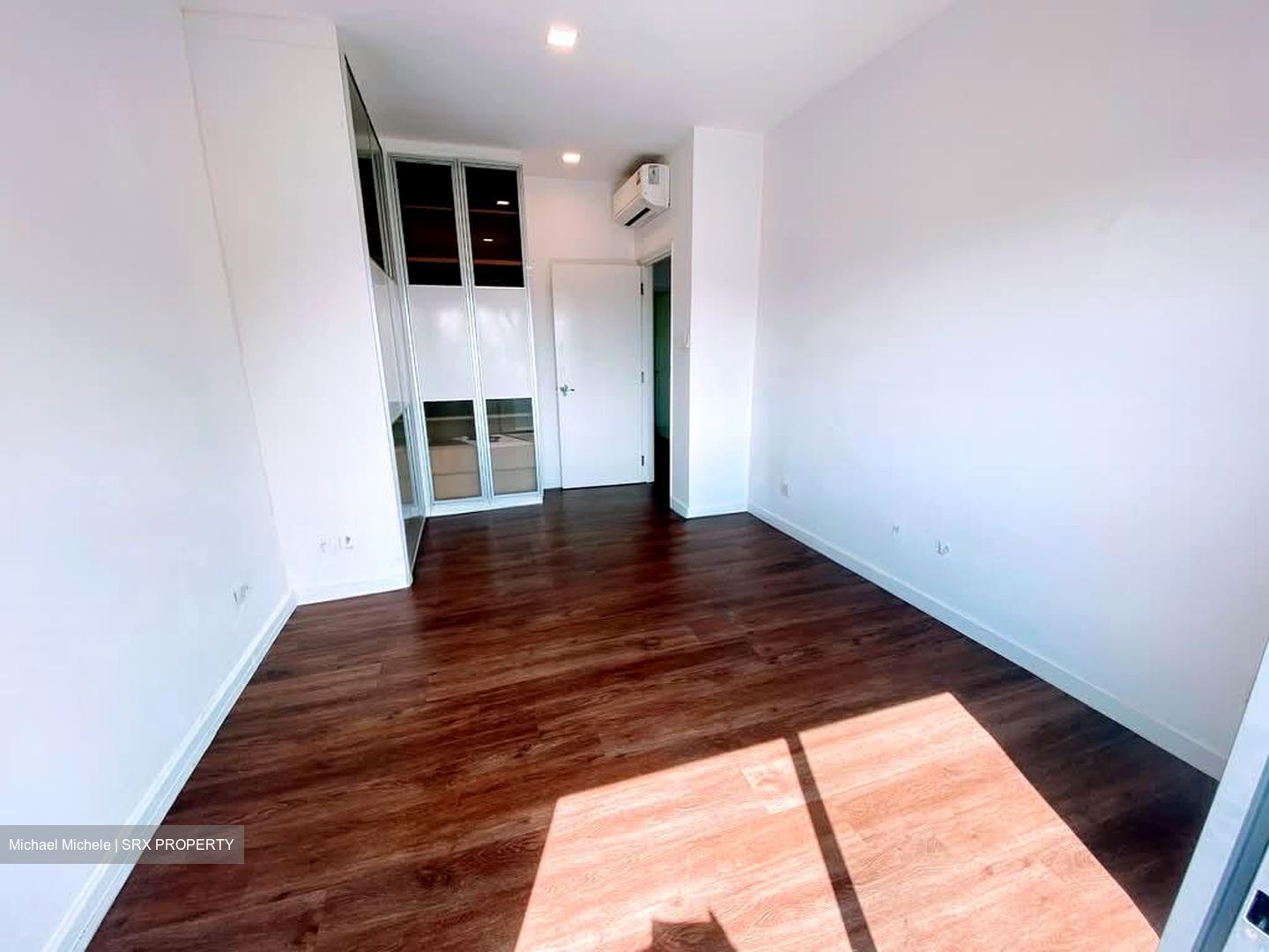 Swiss View (D11), Terrace #546111681